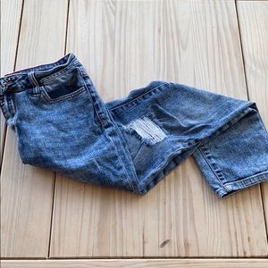 Distressed Capri